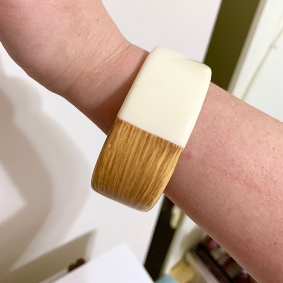 Plastic Two Toned Cream and Wood Bangle - Picture 5 of 5